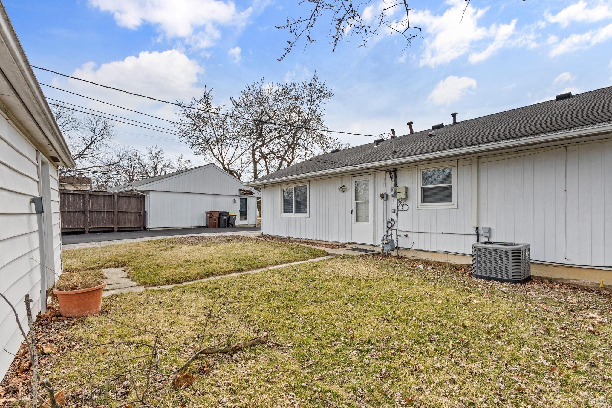 6924 Raintree Road Fort Wayne, IN 46825 - Photo 18 of 27 Gallery Image 18