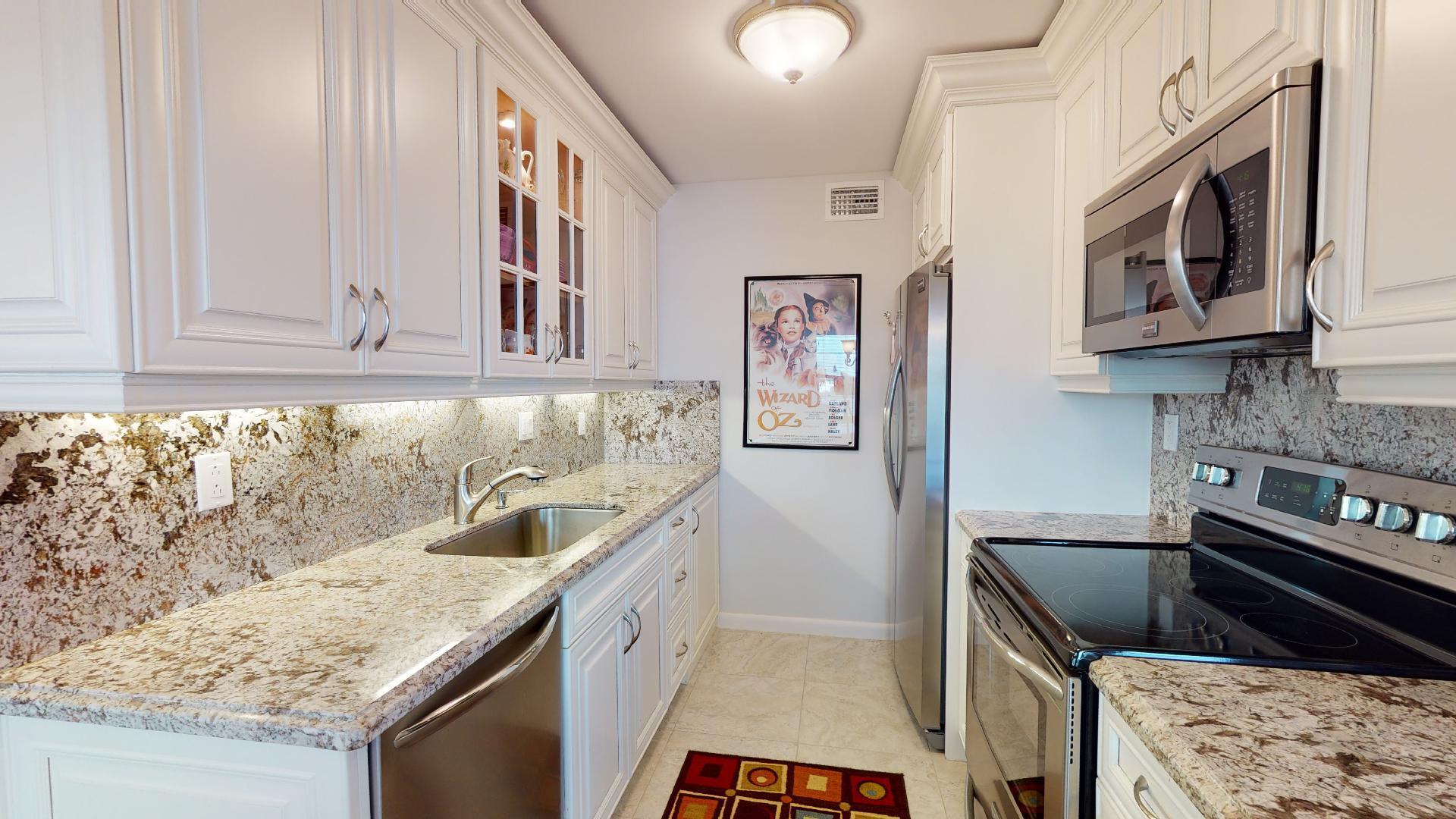 4068 Exeter Boca Raton, FL 33434 - Photo 20 of 33 Kitchen