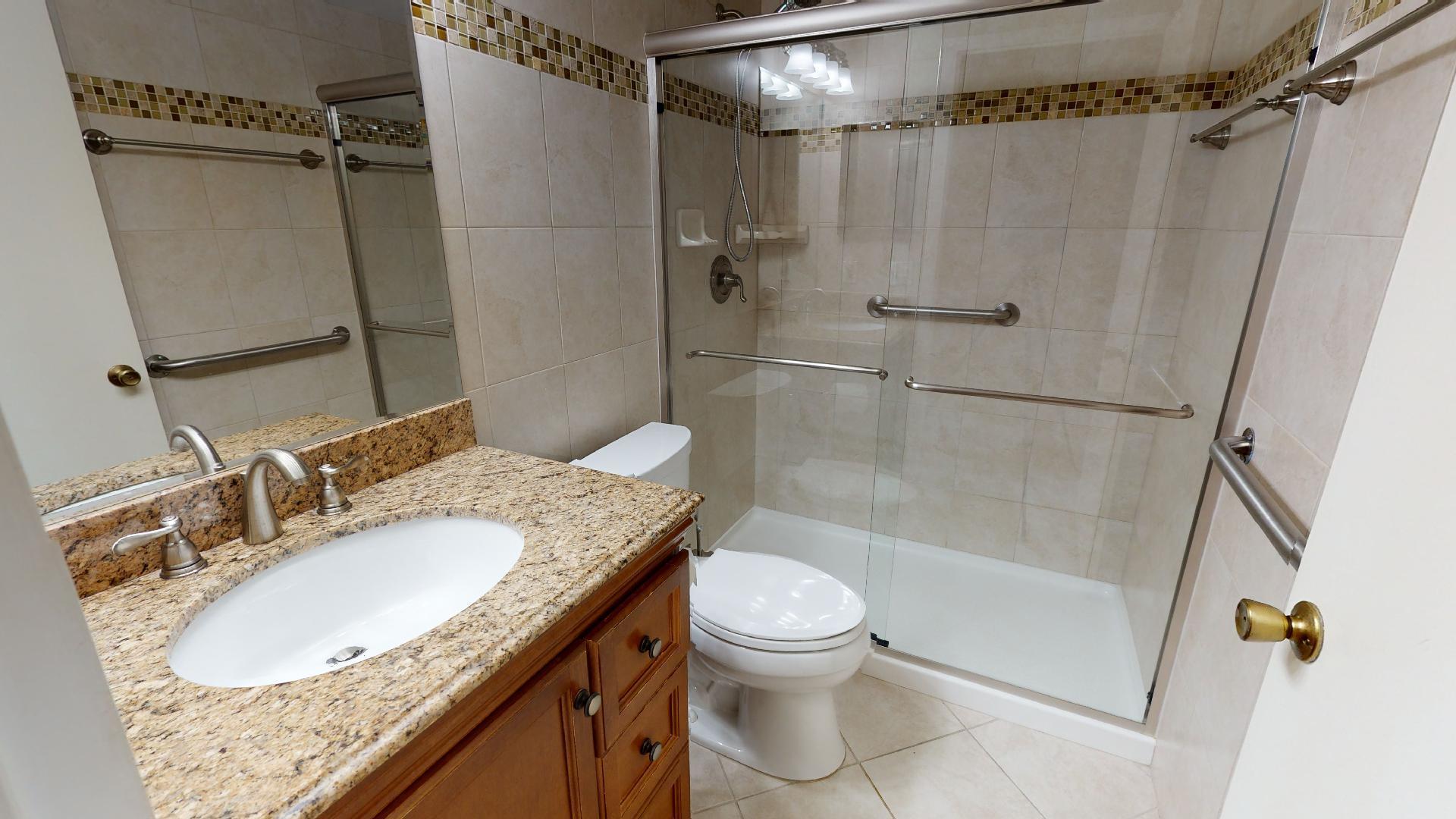 4068 Exeter Boca Raton, FL 33434 - Photo 4 of 33 Main Bath