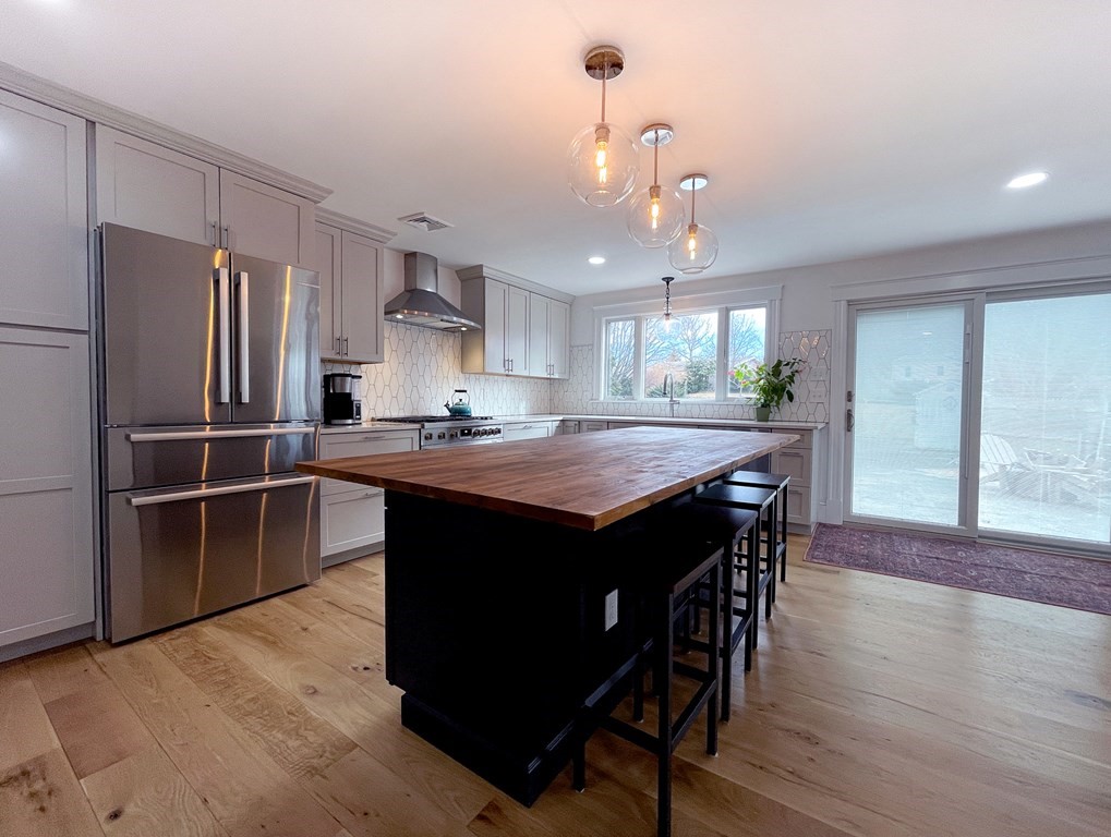 7 Lorraine Terrace Marblehead, MA 01945 - Photo 2 of 27