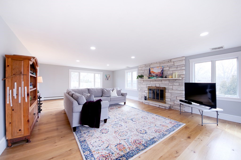 7 Lorraine Terrace Marblehead, MA 01945 - Photo 7 of 27