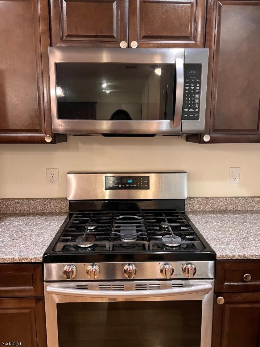 15 Sam Bonnell Drive Clinton, NJ 08809 - Photo 5 of 26