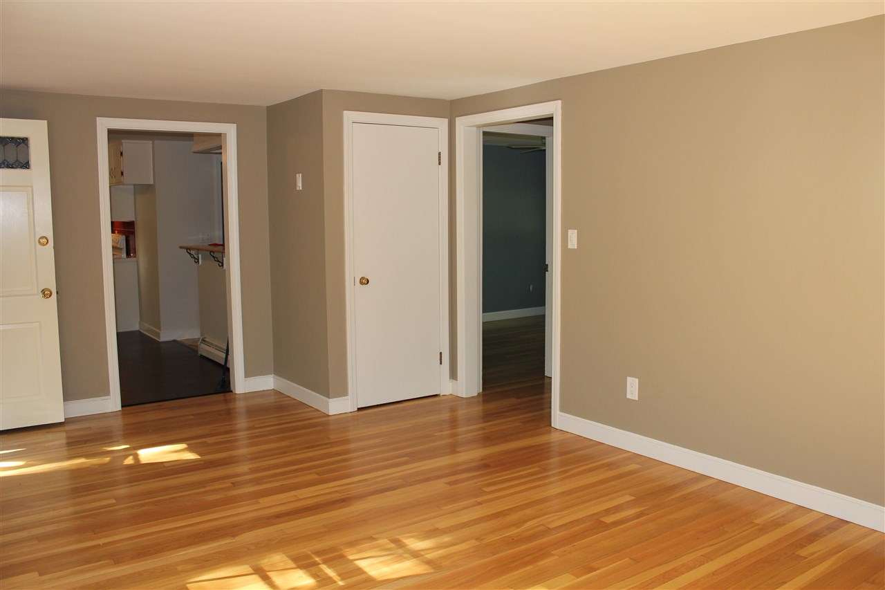75 Woodridge Road Hampstead, NH 03826 - Photo 9 of 28 Gallery Image 9