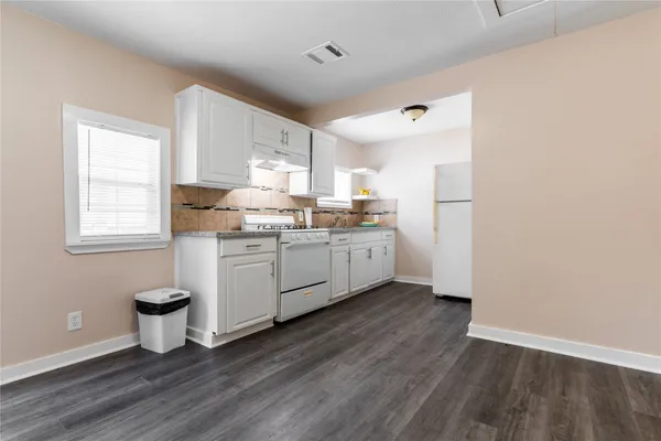 $1,200 | 305 North Live Oak Street, Unit 2, Houston, TX 77003