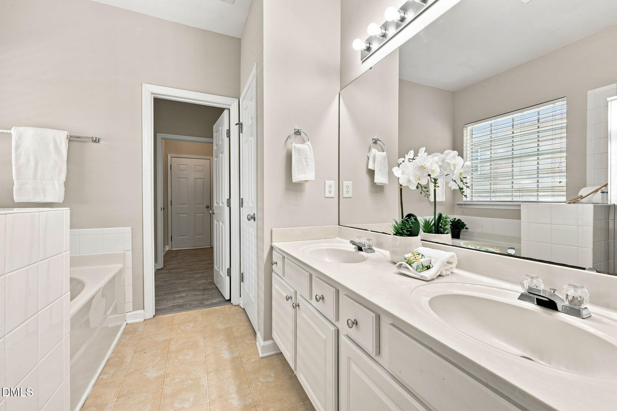 8405 Whisper Ridge Place Raleigh, NC 27613 - Photo 23 of 37 33-web-or-mls-IMG_2189_Edit