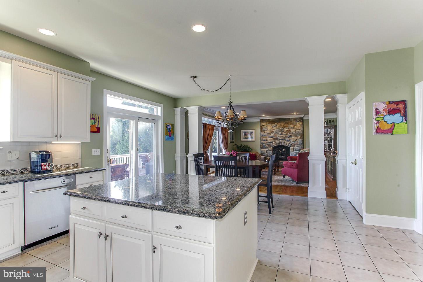 9917 Kendale Road Potomac, MD 20854 - Photo 9 of 26 Kitchen