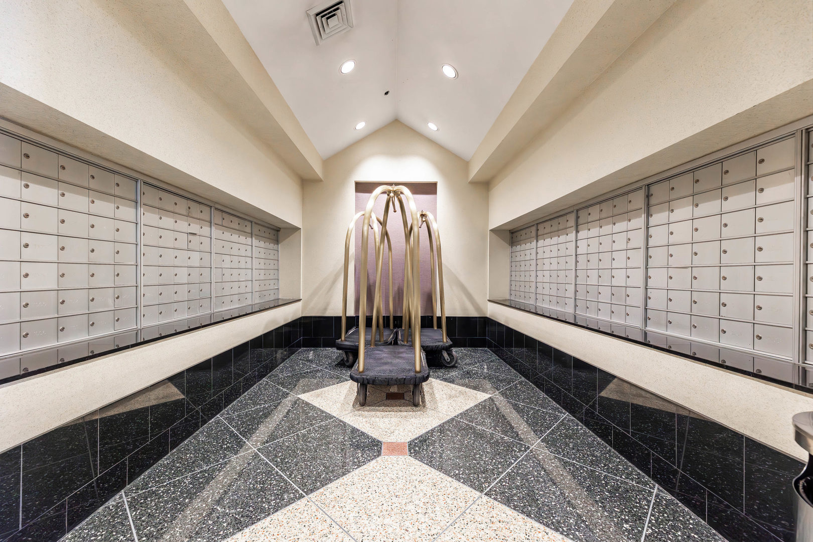 111 West Maple Street, Unit 1611 Chicago, IL 60610 - Photo 16 of 17