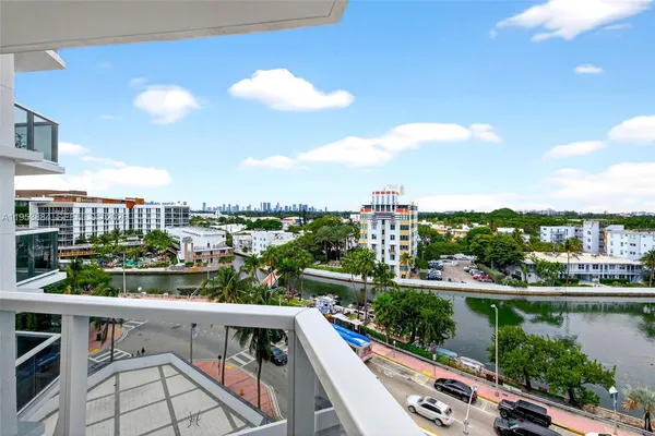 $4,900 | 2401 Collins Avenue, Unit 908, Miami Beach, FL 33140