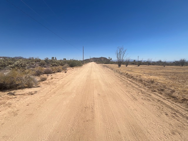 11108 Alvis Road Yucca, AZ 86438 - Photo 16 of 20
