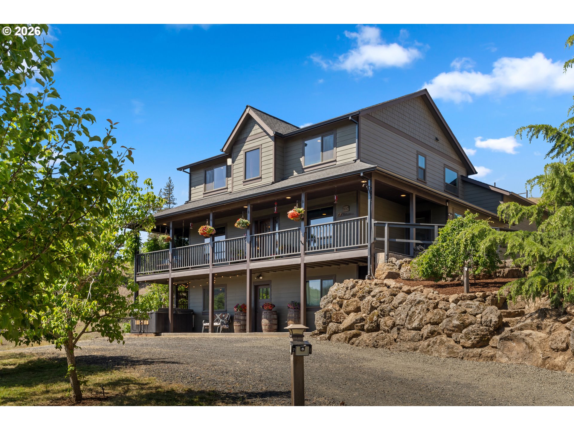 1717 Hood River Road Mosier, OR 97040 - Photo 2 of 47
