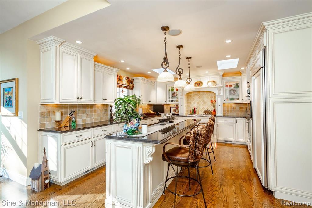 319 Touraine Road Grosse Pointe Farms, MI 48236 - Photo 10 of 59