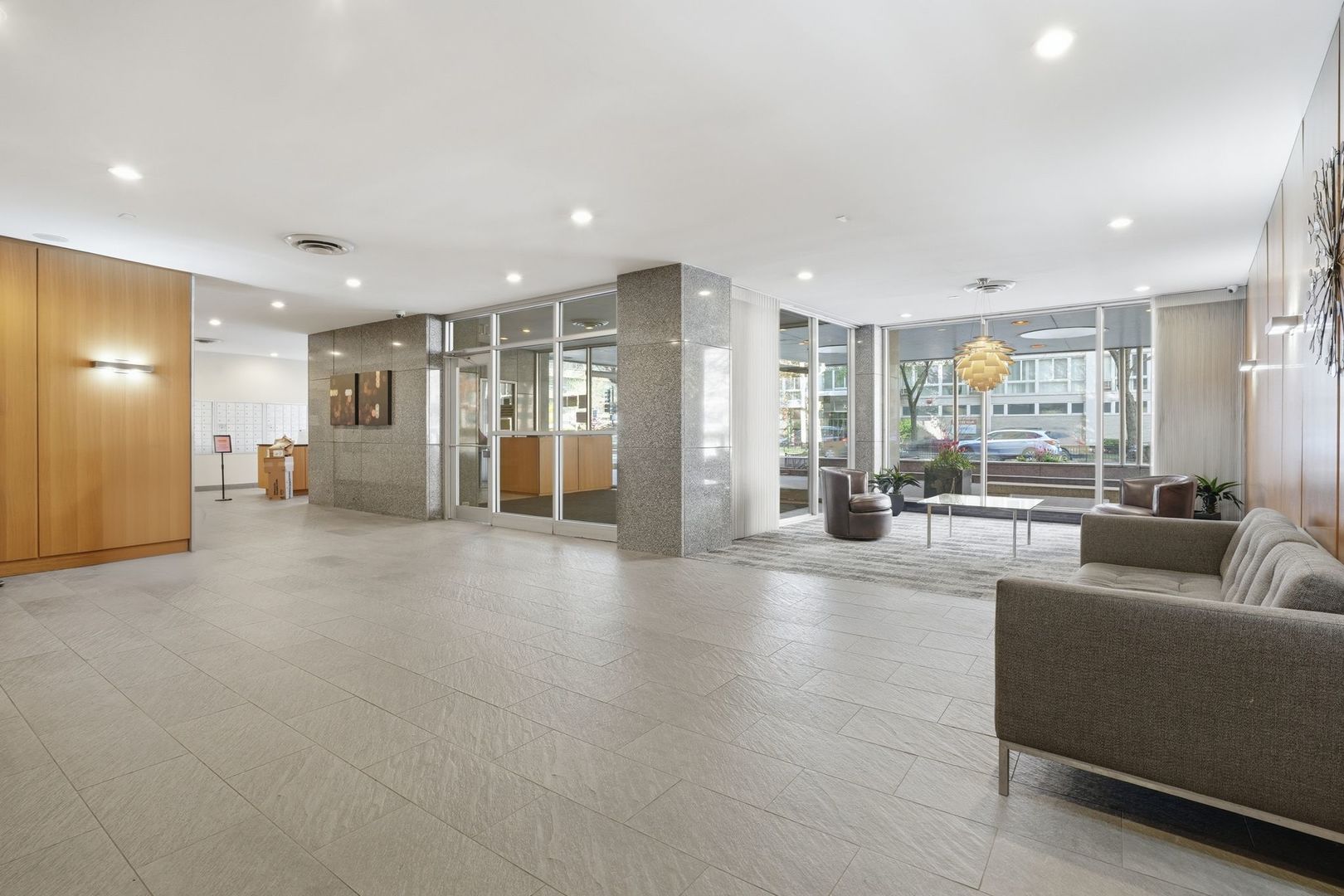 2930 North Sheridan Road, Unit 306 Chicago, IL 60657 - Photo 17 of 31