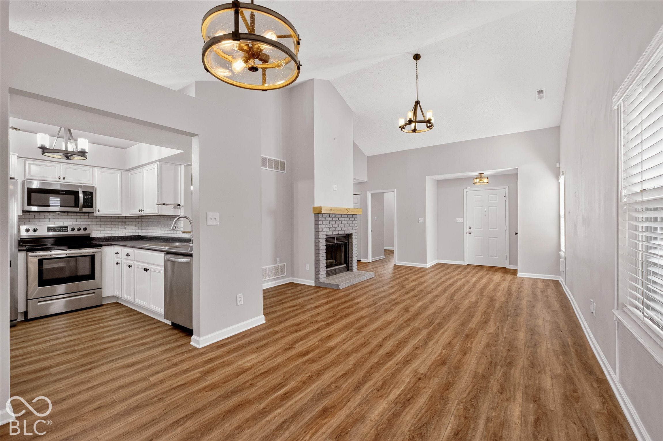 9741 Roxbury Drive Fishers, IN 46038 - Photo 9 of 27 Gallery Image 9
