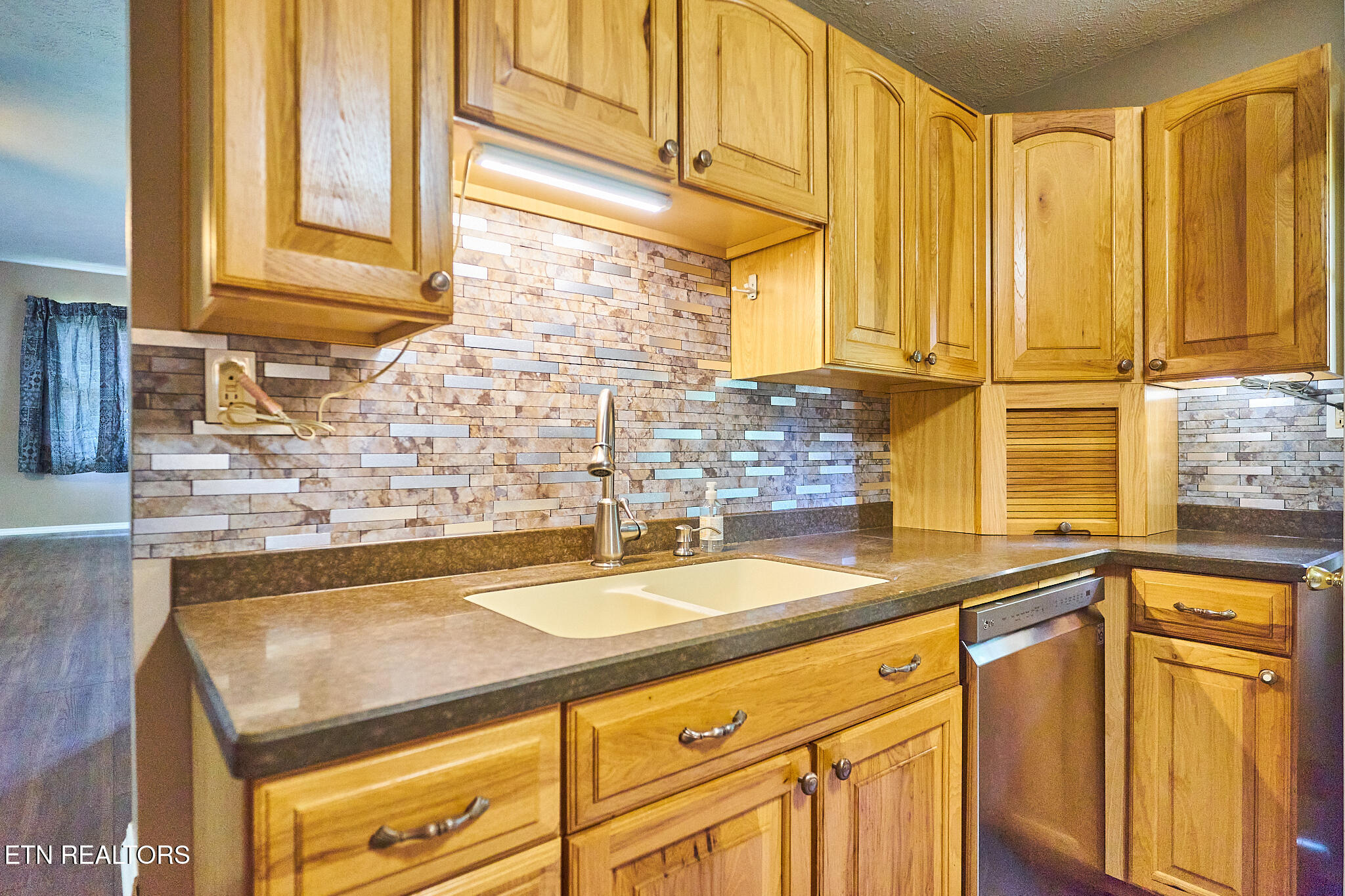 4240 Miser Station Road Louisville, TN 37777 - Photo 11 of 43 DSC08041.1