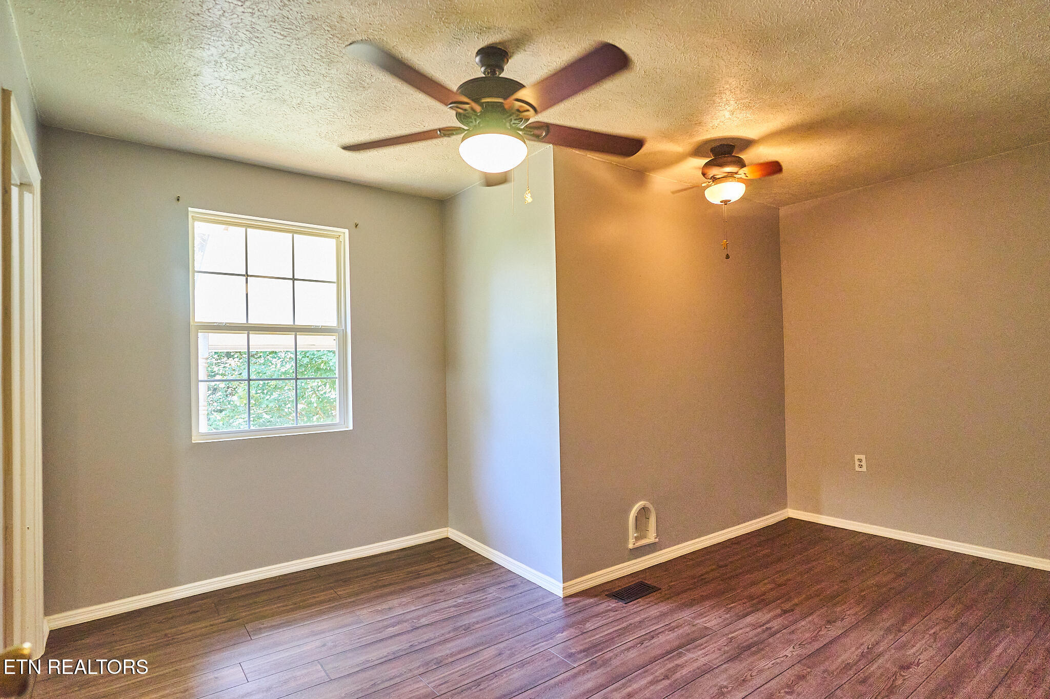 4240 Miser Station Road Louisville, TN 37777 - Photo 14 of 43 DSC08044.1