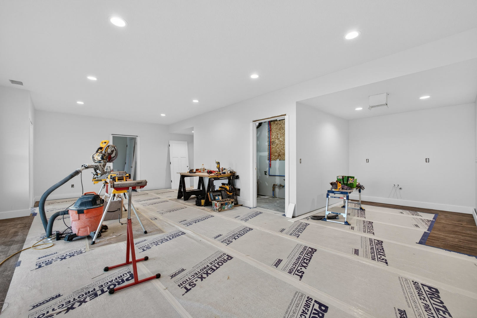 18116 271st Street Long Grove, IA 52756 - Photo 10 of 21 a view of a room with gym equipment