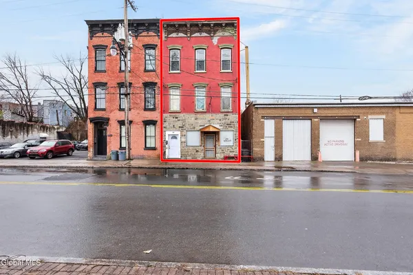 $329,000 | 427 South Pearl Street, Albany, NY 12202