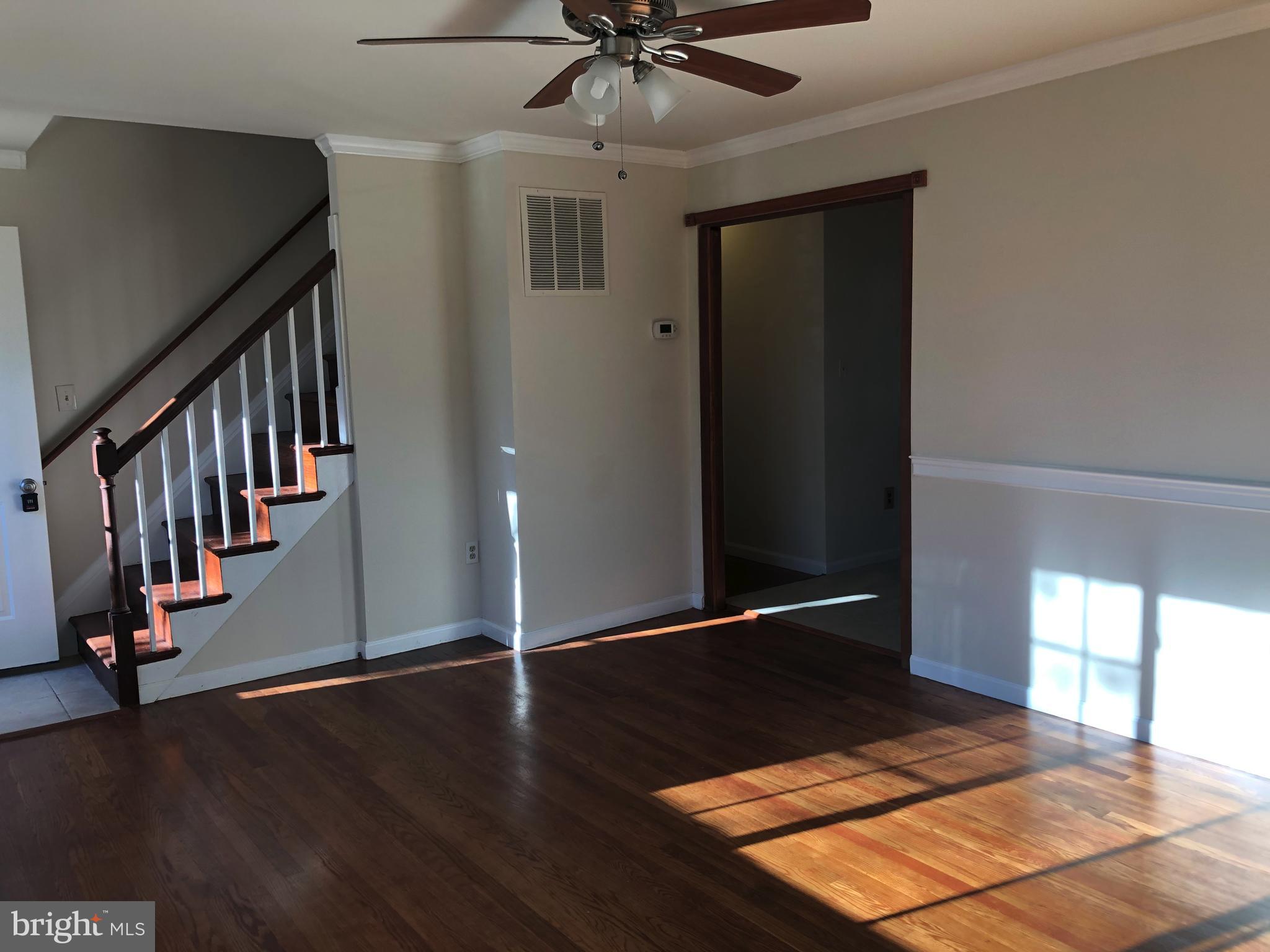 1902 Halifax Road Woodbridge, VA 22191 - Photo 2 of 34 Living room