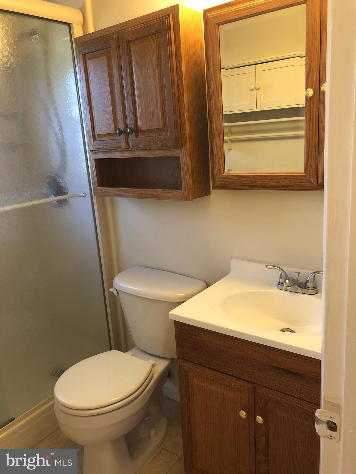 1902 Halifax Road Woodbridge, VA 22191 - Photo 12 of 34 Main level bathroom