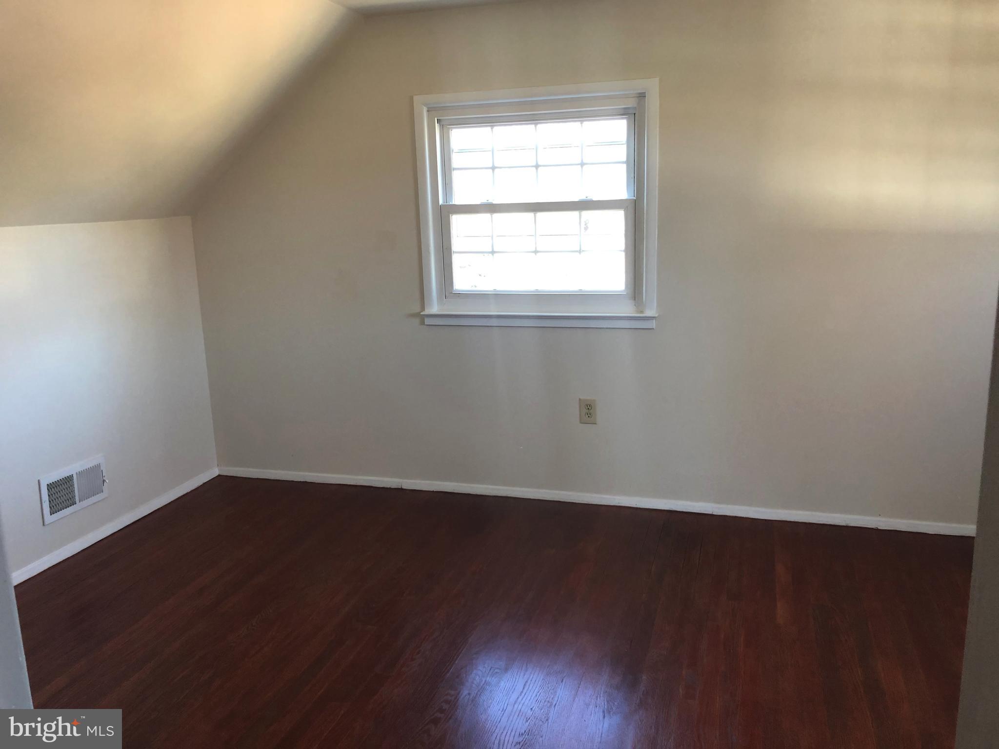 1902 Halifax Road Woodbridge, VA 22191 - Photo 16 of 34 Upper level bedroom 2