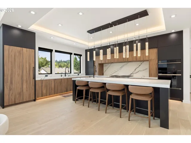 $3,998,000 | 13041 Thoma Road, Lake Oswego, OR 97035