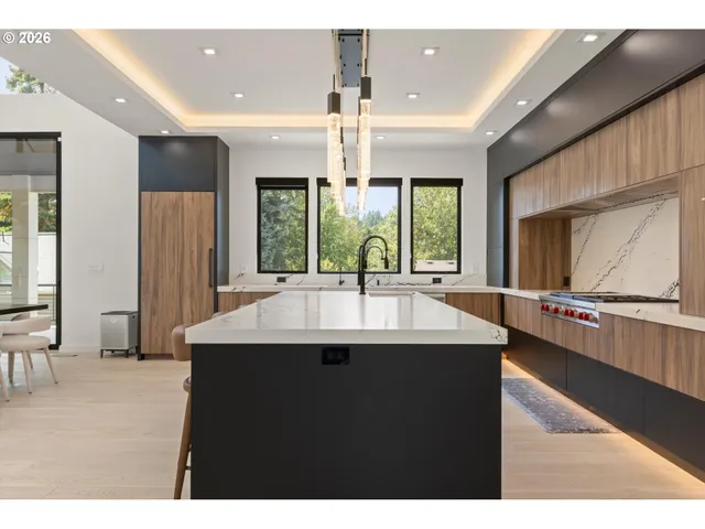 $3,998,000 | 13041 Thoma Road, Lake Oswego, OR 97035