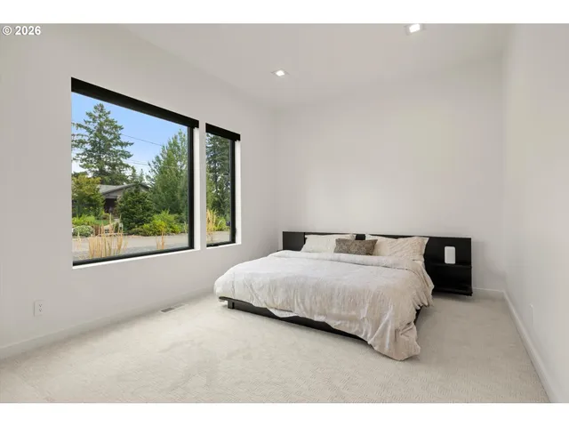 $3,998,000 | 13041 Thoma Road, Lake Oswego, OR 97035