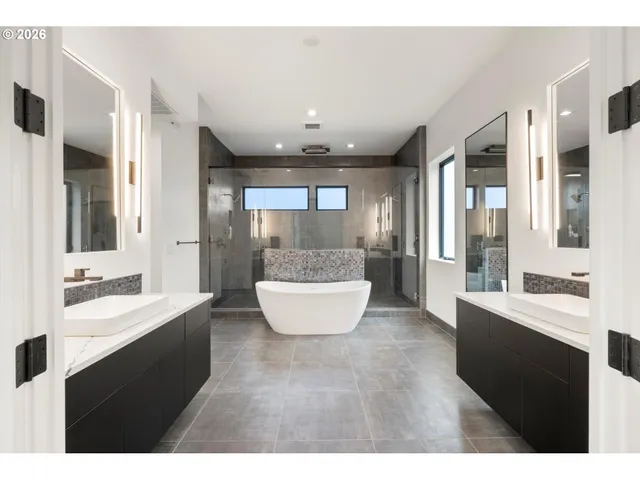 $3,998,000 | 13041 Thoma Road, Lake Oswego, OR 97035