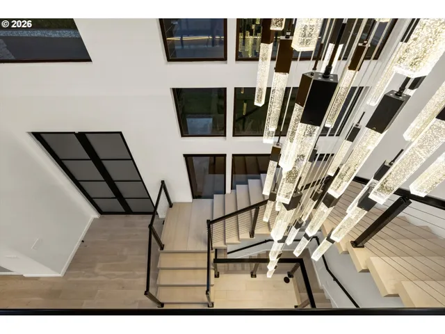 $3,998,000 | 13041 Thoma Road, Lake Oswego, OR 97035