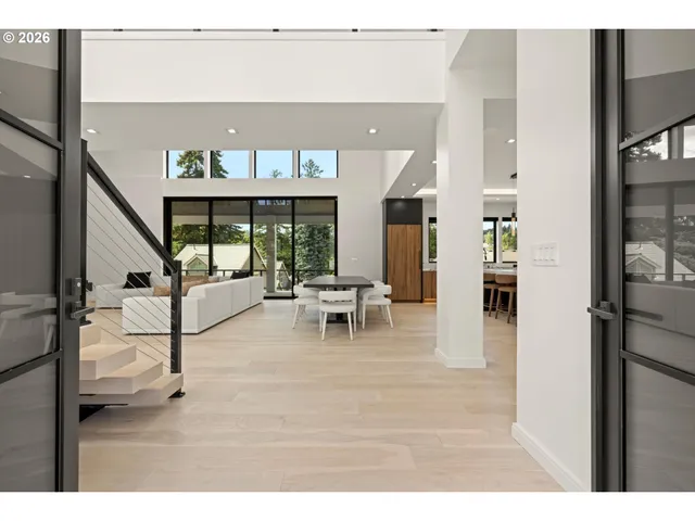 $3,998,000 | 13041 Thoma Road, Lake Oswego, OR 97035