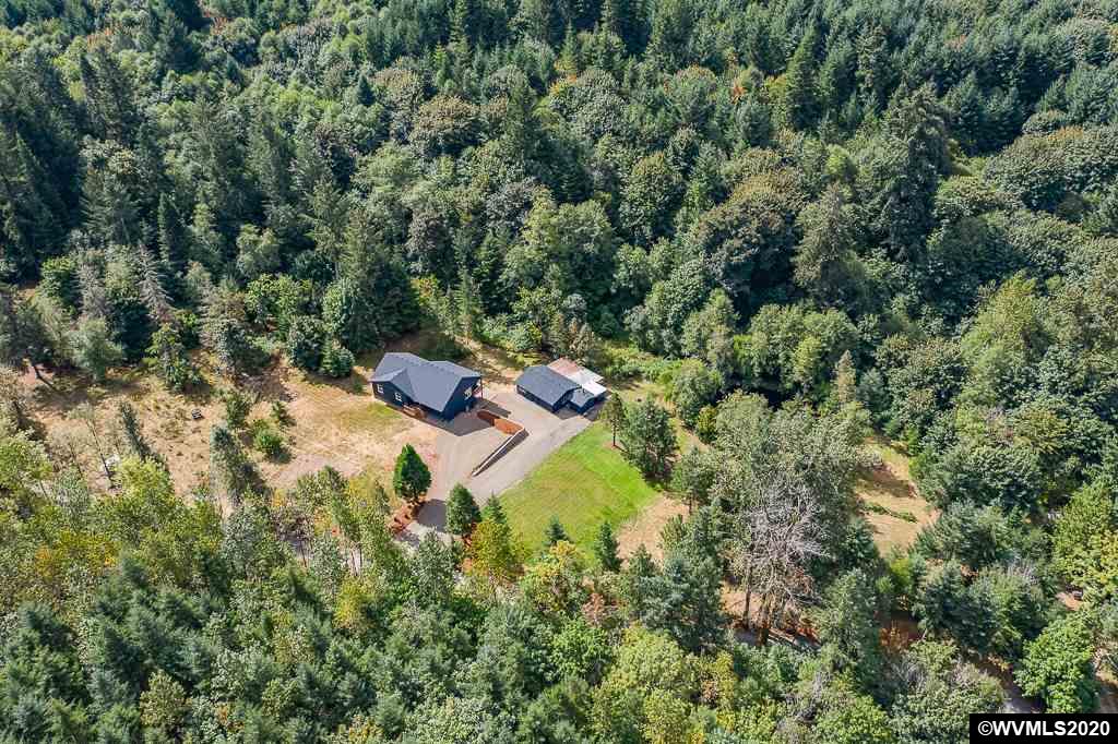 6055 Peaks View Road Scotts Mills, OR 97375 - Photo 1 of 42 Gallery Image 1
