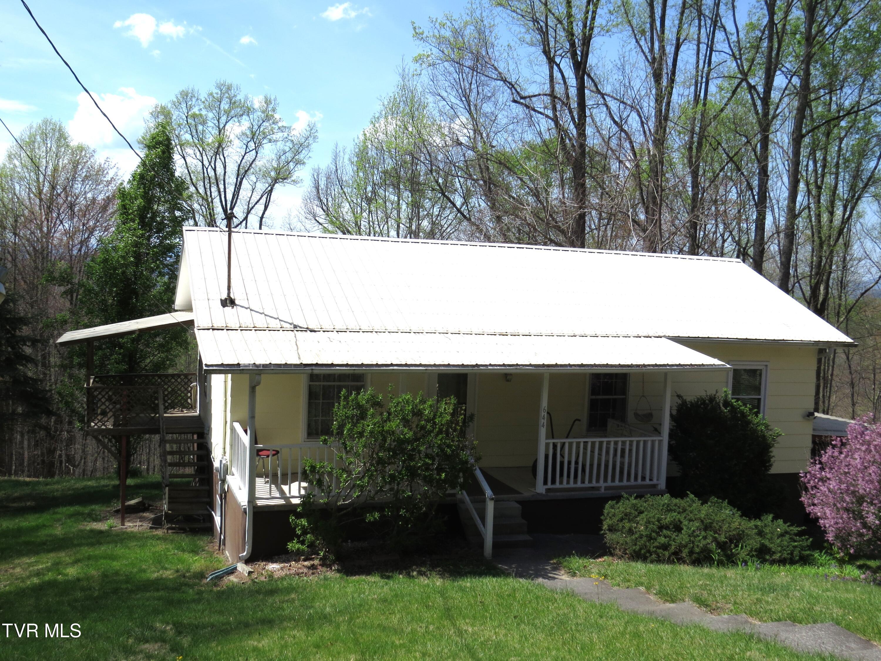 644 Rachels Chapel Road Coeburn, VA 24230 - Photo 1 of 46 IMG_4017