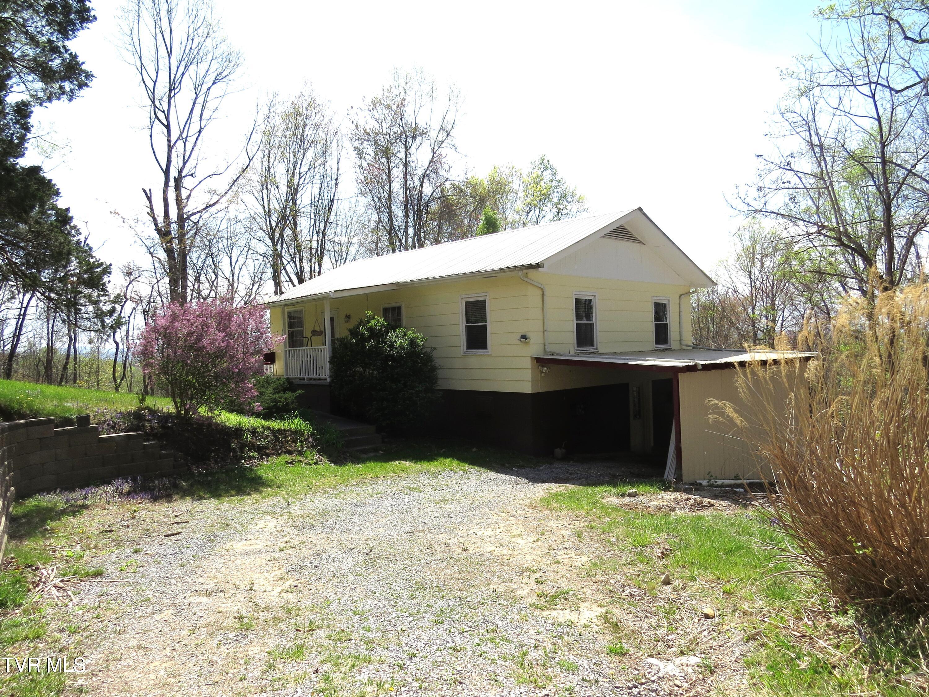 644 Rachels Chapel Road Coeburn, VA 24230 - Photo 3 of 46 IMG_4012
