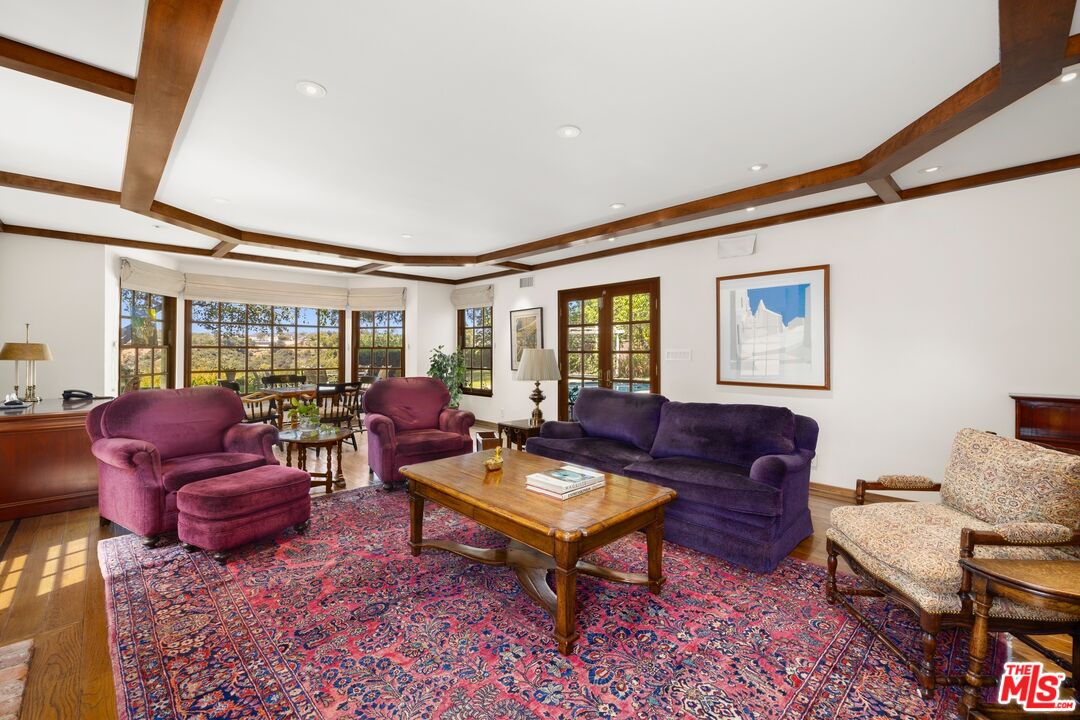 2545 Roscomare Road Los Angeles, CA 90077 - Photo 13 of 39 Gallery Image 13