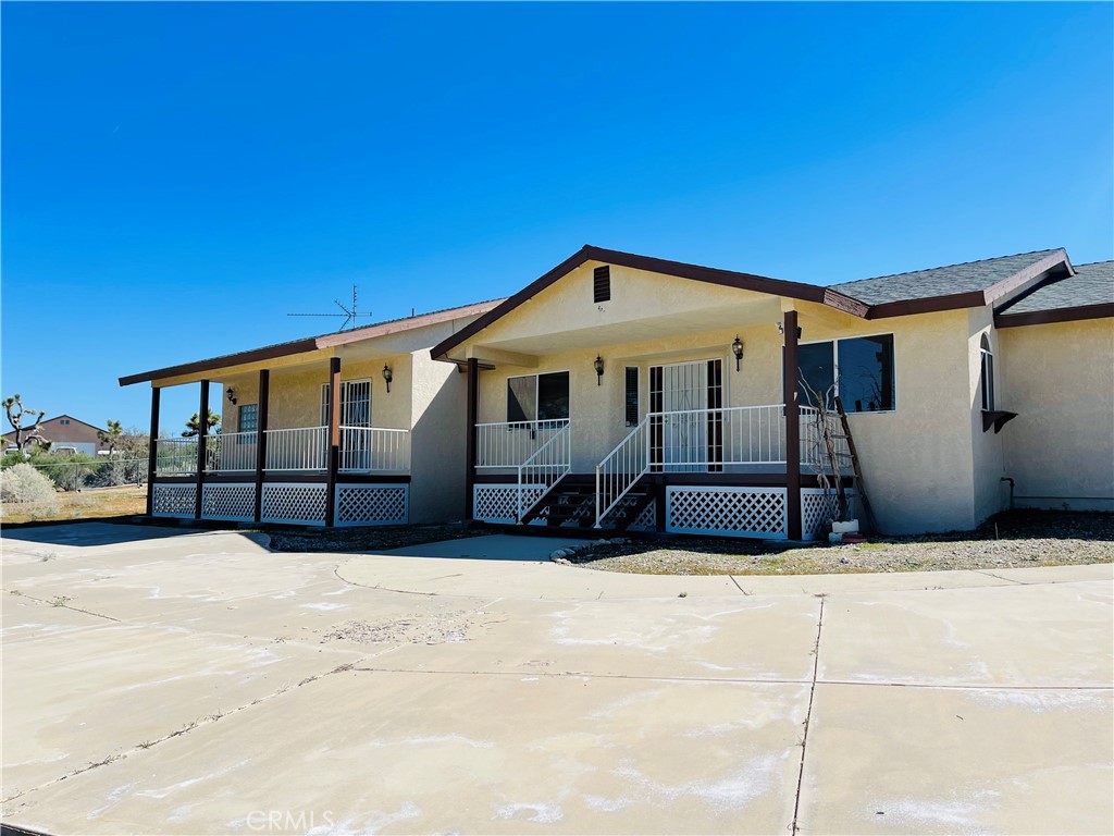 9425 Mountain Road Pinon Hills, CA 92372 - Photo 2 of 11 Front View