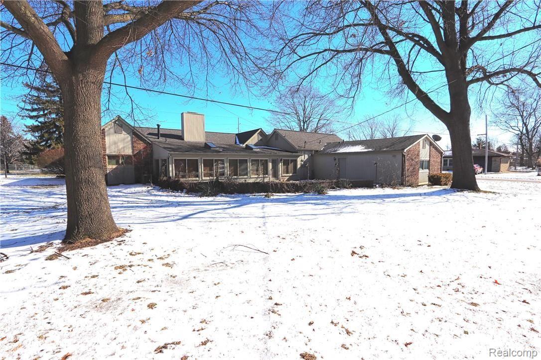 14221 Newburgh Road Livonia, MI 48154 - Photo 46 of 48 IMG_8945_InPixio.jpg