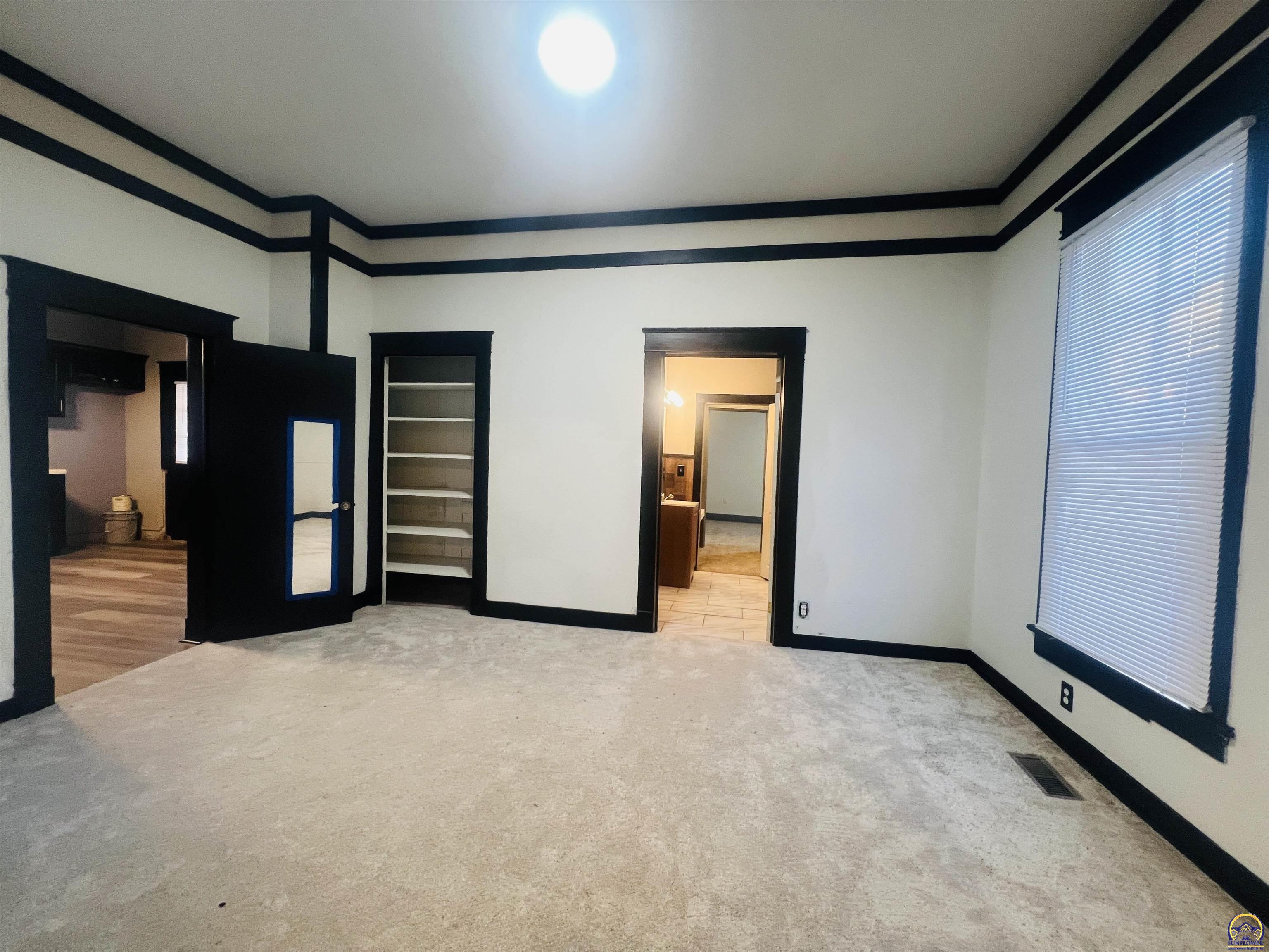 620 Southeast Lake Street Topeka, KS 66607 - Photo 13 of 50