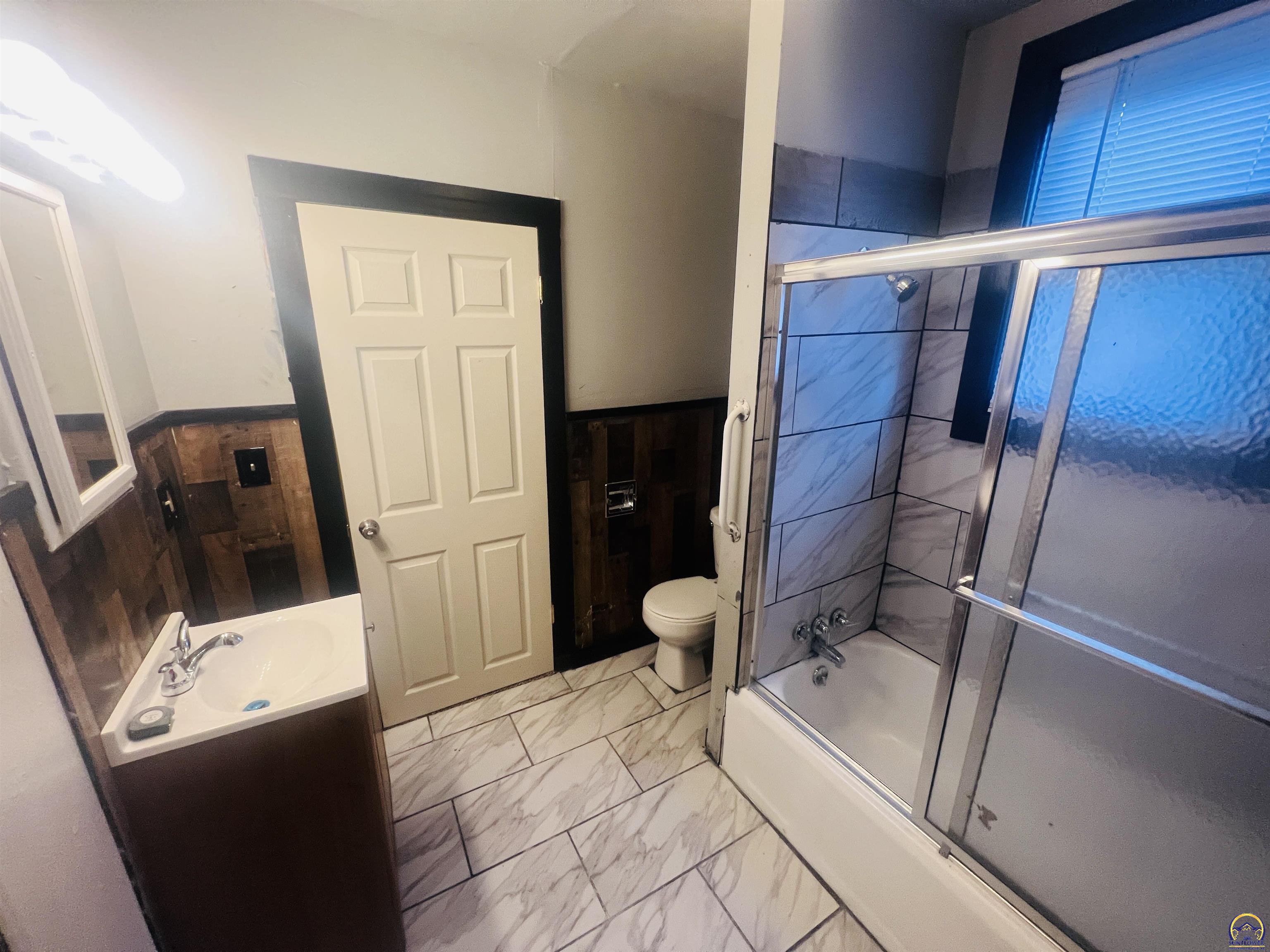 620 Southeast Lake Street Topeka, KS 66607 - Photo 6 of 50