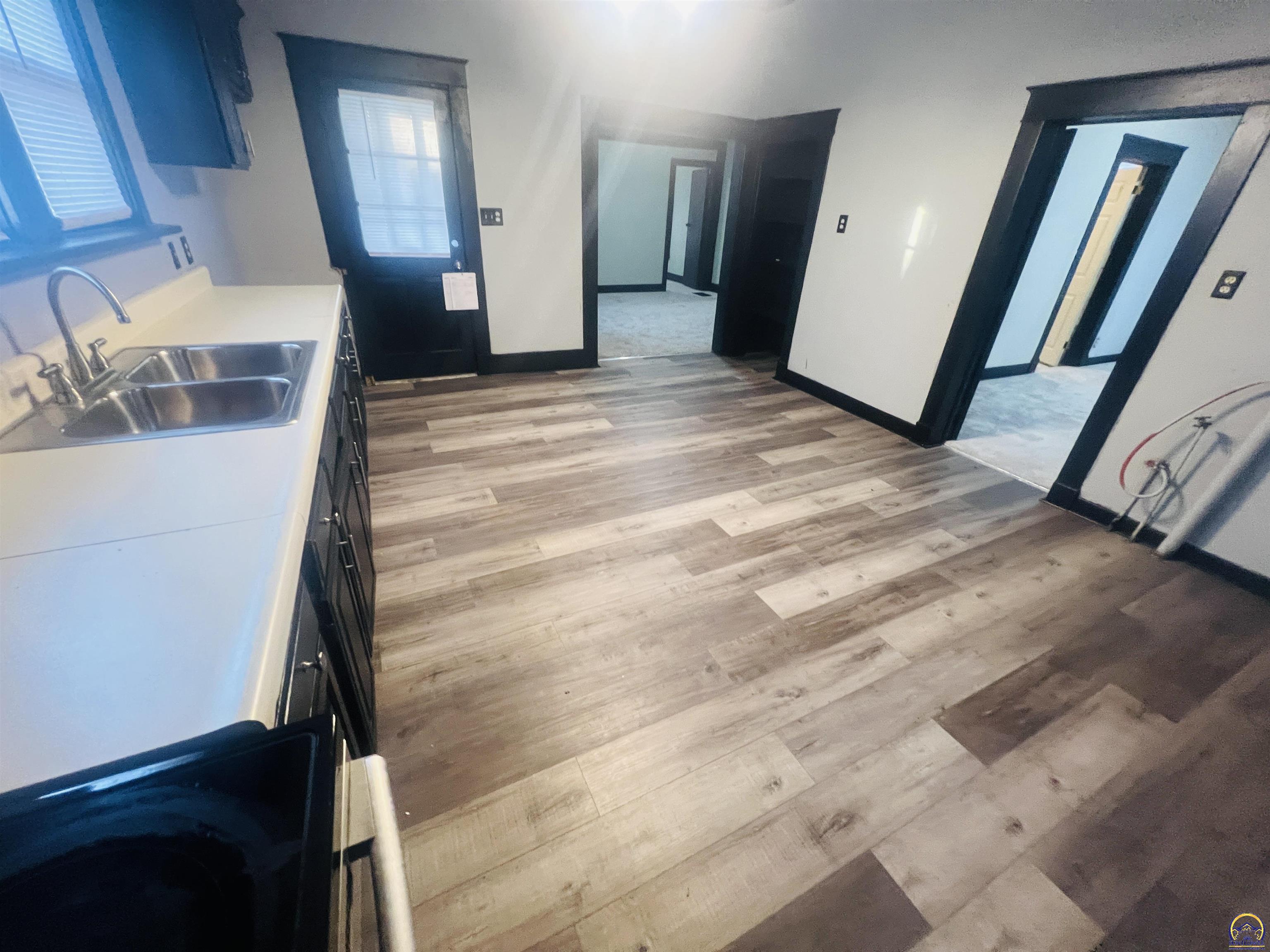 620 Southeast Lake Street Topeka, KS 66607 - Photo 9 of 50