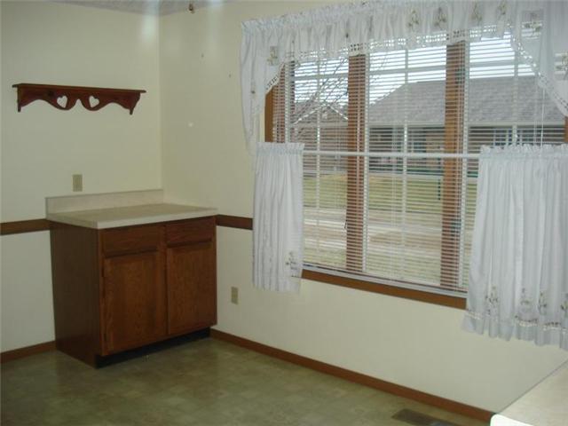 1132 Armsgate Road Springfield, OH 45503 - Photo 7 of 22