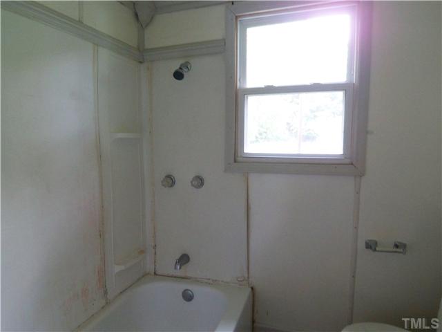 2025 Auburn Road Raleigh, NC 27610 - Photo 6 of 7