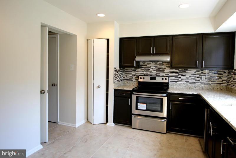 13 Dinsdale Court Silver Spring, MD 20906 - Photo 11 of 30 Kitchen