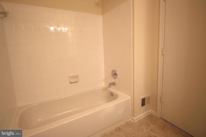 13 Dinsdale Court Silver Spring, MD 20906 - Photo 20 of 30 Bath