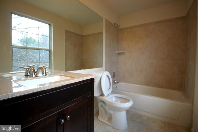 13 Dinsdale Court Silver Spring, MD 20906 - Photo 22 of 30 Bath (Master)
