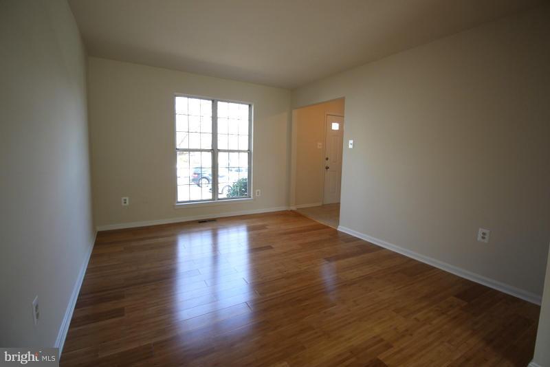 13 Dinsdale Court Silver Spring, MD 20906 - Photo 26 of 30 Dining Room