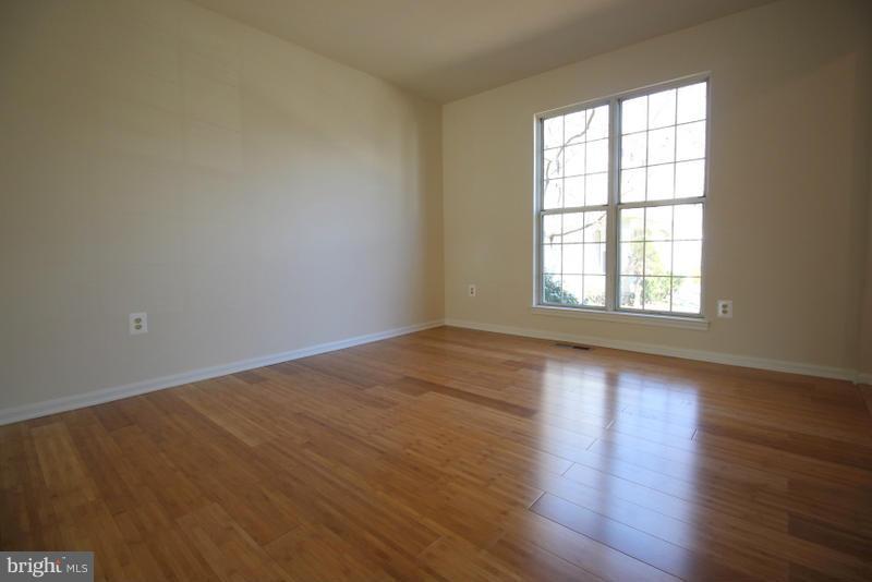 13 Dinsdale Court Silver Spring, MD 20906 - Photo 6 of 30 Living Room
