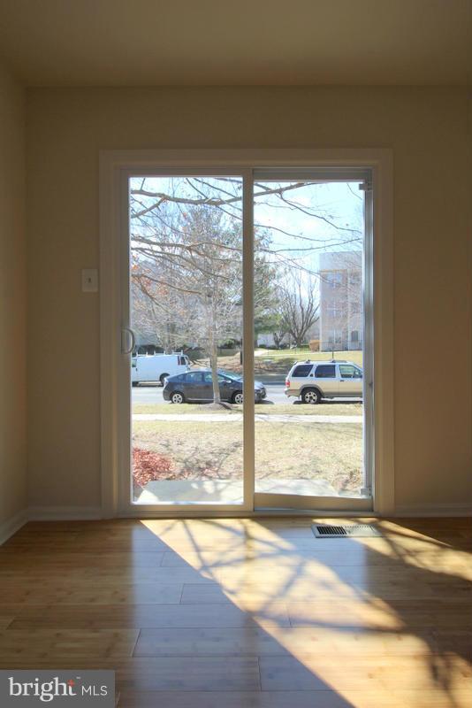 13 Dinsdale Court Silver Spring, MD 20906 - Photo 7 of 30 Interior (General)