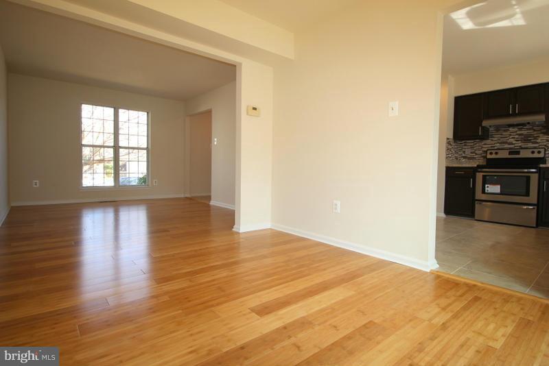 13 Dinsdale Court Silver Spring, MD 20906 - Photo 9 of 30 Dining Room