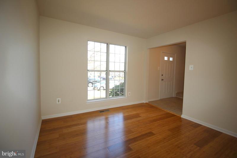 13 Dinsdale Court Silver Spring, MD 20906 - Photo 10 of 30 Dining Room