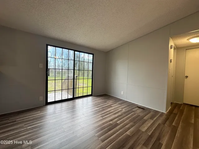 $1,200 | 114 Deer Road, Hubert, NC 28539